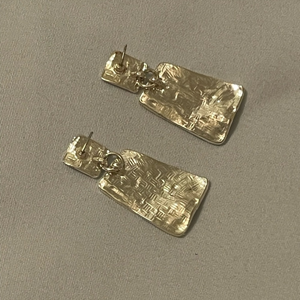 Elegant Green and silver‎ dangle Earrings - Picture 2 of 2